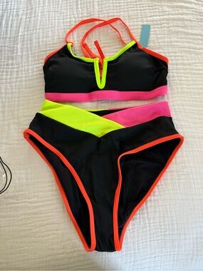 NWT Popvil Classic V-Wire Crisscross Back Bikini Set Size Medium